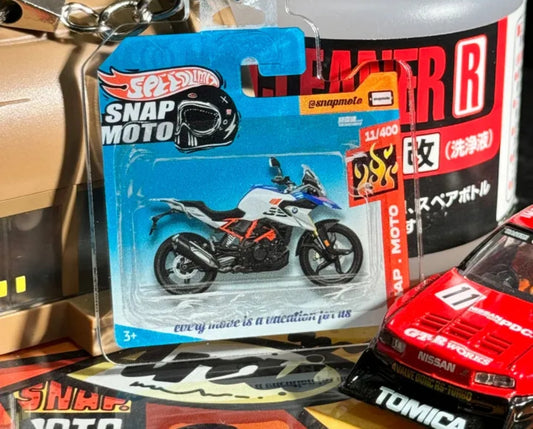 The Pocket Garage: 1:64 Scale Blister Pack Key Tag Keychain for BMW G310