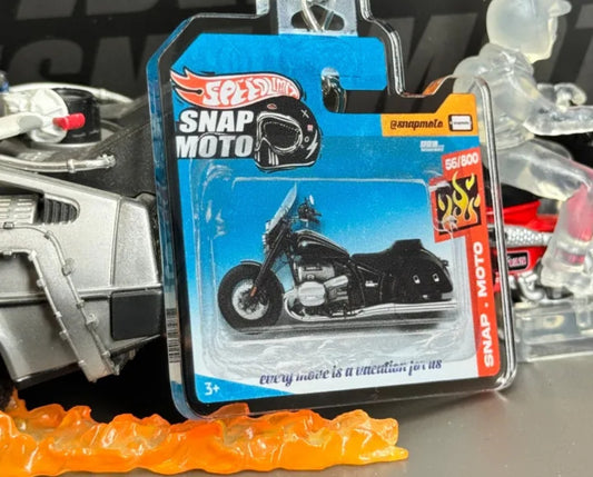 The Pocket Garage: 1:64 Scale Blister Pack Key Tag Keychain for BMW R18