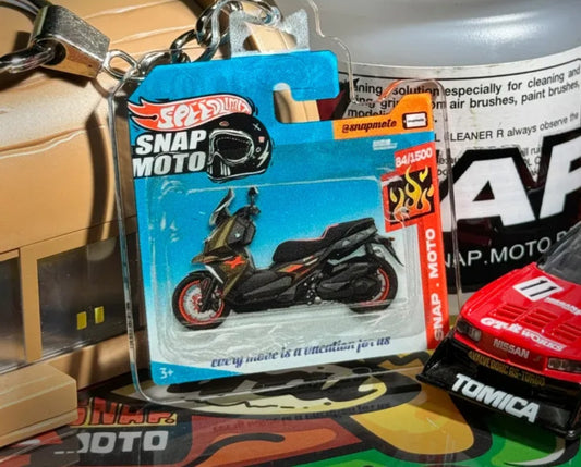 The Pocket Garage: 1:64 Scale Blister Pack Key Tag Keychain for BMW C400GT