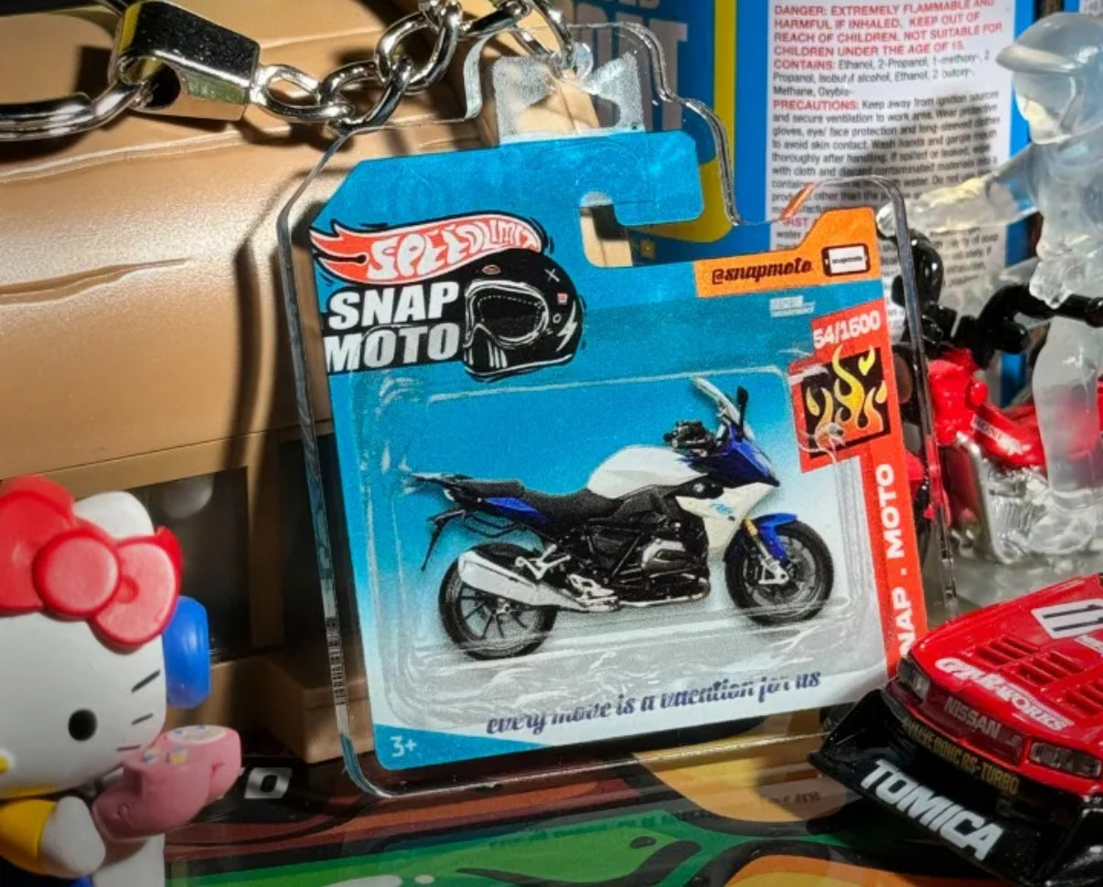 The Pocket Garage: 1:64 Scale Blister Pack Key Tag Keychain for BMW R1200RS