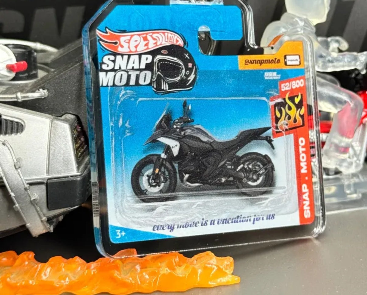 The Pocket Garage: 1:64 Scale Blister Pack Key Tag Keychain for BMW R1300