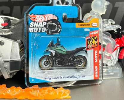 The Pocket Garage: 1:64 Scale Blister Pack Key Tag Keychain for BMW R1300