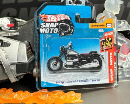 The Pocket Garage: 1:64 Scale Blister Pack Key Tag Keychain for BMW R18