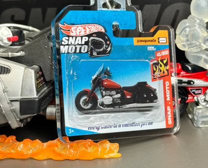 The Pocket Garage: 1:64 Scale Blister Pack Key Tag Keychain for BMW R18