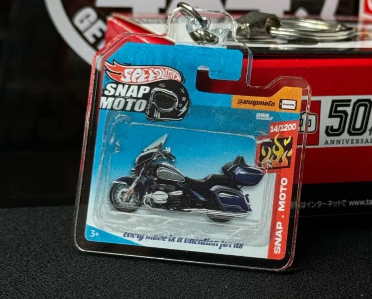 The Pocket Garage: 1:64 Scale Blister Pack Key Tag Keychain for BMW R18