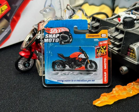 The Pocket Garage: 1:64 Scale Blister Pack Key Tag Keychain for Ducati Diavel1260S