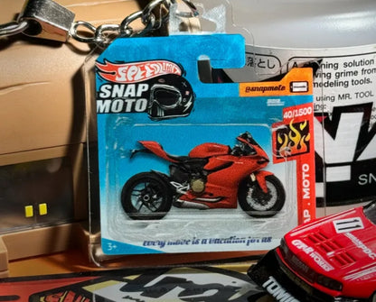 The Pocket Garage: 1:64 Scale Blister Pack Key Tag Keychain for Ducati Panigale1199