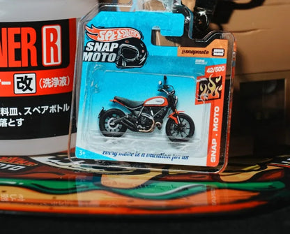 The Pocket Garage: 1:64 Scale Blister Pack Key Tag Keychain for Ducati Scrambler800