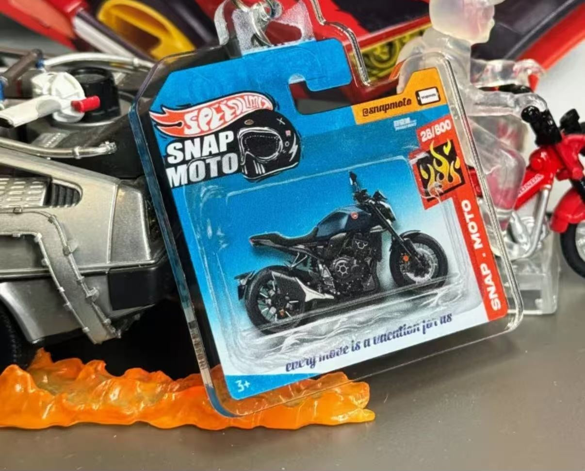 The Pocket Garage: 1:64 Scale Blister Pack Key Tag Keychain for Honda CB1000R