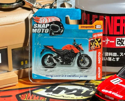 The Pocket Garage: 1:64 Scale Blister Pack Key Tag Keychain for Honda CB400F