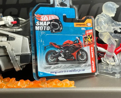 The Pocket Garage: 1:64 Scale Blister Pack Key Tag Keychain for Honda CBR650R