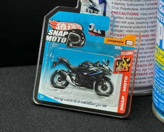 The Pocket Garage: 1:64 Scale Blister Pack Key Tag Keychain for Kawasaki NINJA500