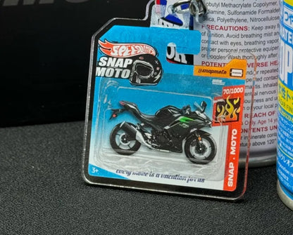The Pocket Garage: 1:64 Scale Blister Pack Key Tag Keychain for Kawasaki NINJA500