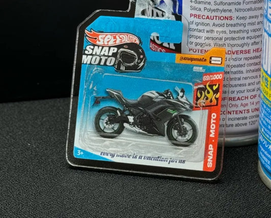 The Pocket Garage: 1:64 Scale Blister Pack Key Tag Keychain for Kawasaki NINJA650