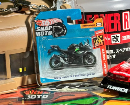 The Pocket Garage: 1:64 Scale Blister Pack Key Tag Keychain for Kawasaki NINJA400