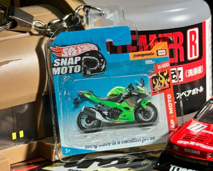 The Pocket Garage: 1:64 Scale Blister Pack Key Tag Keychain for Kawasaki NINJA400