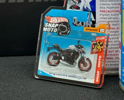 The Pocket Garage: 1:64 Scale Blister Pack Key Tag Keychain for Kawasaki Z650