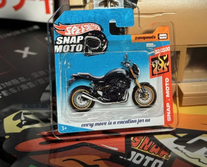 The Pocket Garage: 1:64 Scale Blister Pack Key Tag Keychain for Kawasaki Z900RS