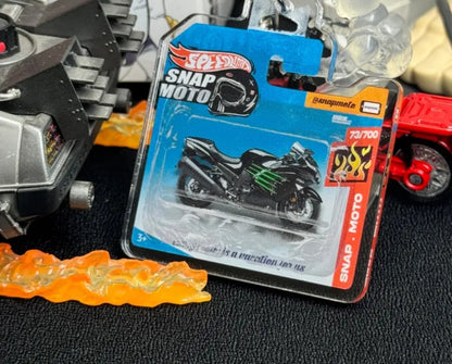 The Pocket Garage: 1:64 Scale Blister Pack Key Tag Keychain for Kawasaki ZX14R