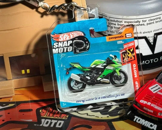 The Pocket Garage: 1:64 Scale Blister Pack Key Tag Keychain for Kawasaki ZX4R