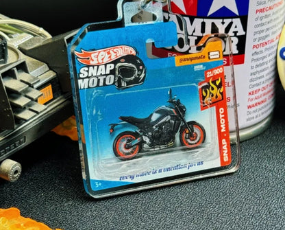 The Pocket Garage: 1:64 Scale Blister Pack Key Tag Keychain for Yamaha MT09