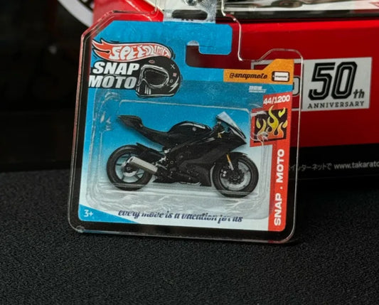 The Pocket Garage: 1:64 Scale Blister Pack Key Tag Keychain for Yamaha R7