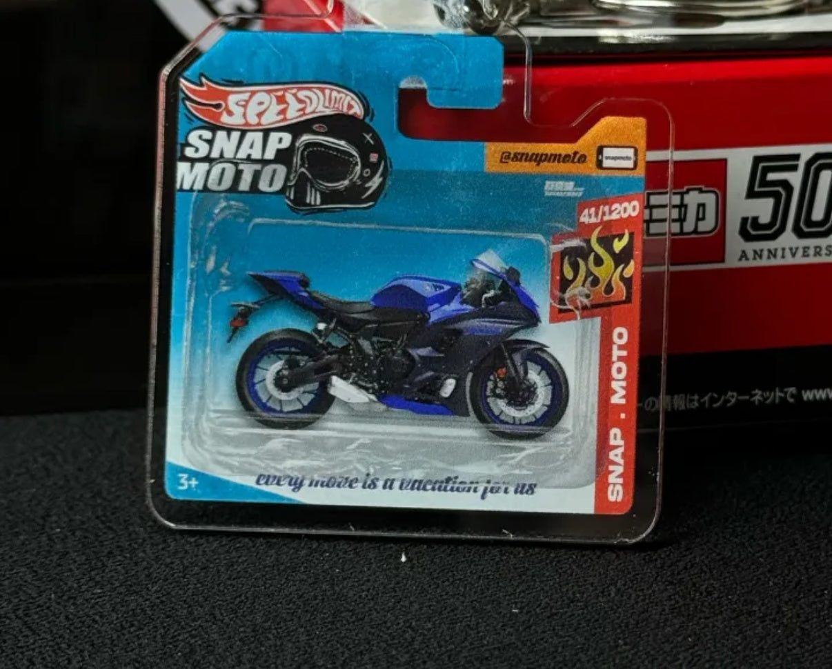 The Pocket Garage: 1:64 Scale Blister Pack Key Tag Keychain for Yamaha R7